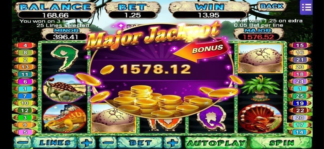 Dasbor permainan Wolf Gold dengan opsi taruhan dan tombol fitur di juragan togel